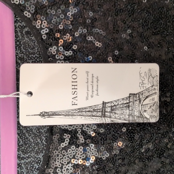 🎵 Sequined Tank Top🎵 - Picture 3 of 9